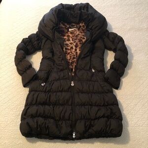Laundry by Shelli Segal hooded down puffer coat. Women’s size small.